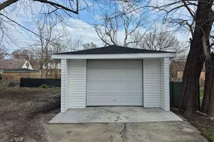 908 E 45th Ave, Gary, IN 46409 - Photo 20