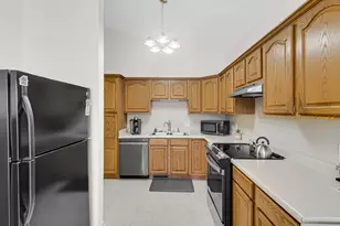 317 Azalea Dr, Hobart, IN 46342 - Photo 4