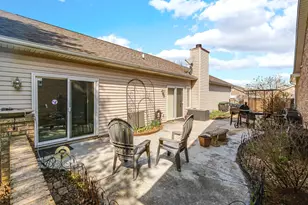 317 Azalea Dr, Hobart, IN 46342 - Photo 14