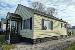 1567 Rutledge St, Gary, IN 46404 - Photo 2