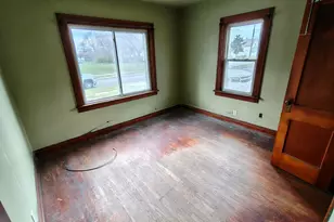 1567 Rutledge St, Gary, IN 46404 - Photo 6