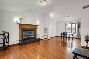 2455 W 61st Pl, Merrillville, IN 46410 - Photo 4