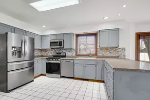 2455 W 61st Pl, Merrillville, IN 46410 - Photo 10