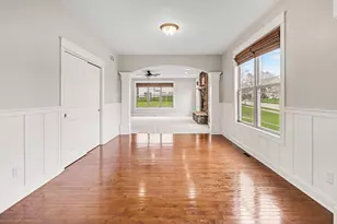 2411 Nottingham Dr, Valparaiso, IN 46383 - Photo 4