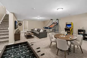 2411 Nottingham Dr, Valparaiso, IN 46383 - Photo 32