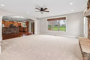 2411 Nottingham Dr, Valparaiso, IN 46383 - Photo 6