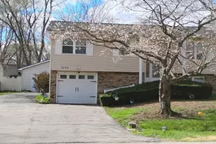 7455 Oaklawn Dr, Newburgh, IN 47630 - Photo 2