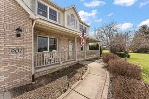 901 Bernie Ct, Chesterton, IN 46304 - Photo 4