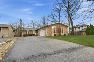 2437 E Lakeshore Dr, Crown Point, IN 46307 - Photo 56