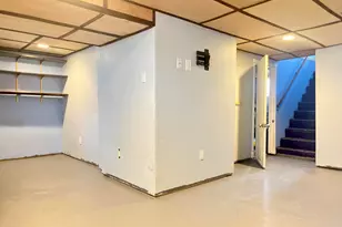 147 S Connecticut St, Hobart, IN 46342 - Photo 22