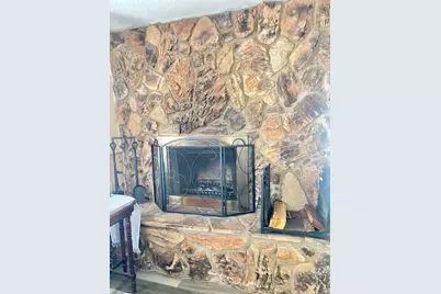 147 S Connecticut Street, Hobart, IN 46342 - Photo 6