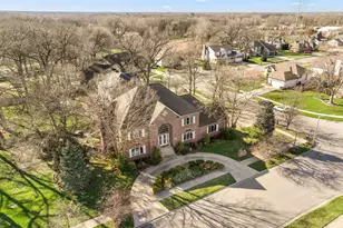 7412 Forest Ridge Dr, Schererville, IN 46375 - Photo 4