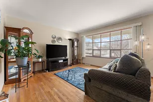 1250 N Rensselaer Ct, Griffith, IN 46319 - Photo 8