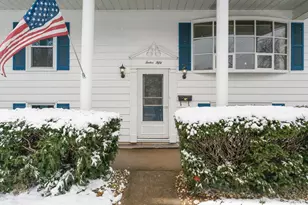 1250 N Rensselaer Ct, Griffith, IN 46319 - Photo 4