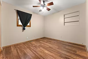 9349 Saric Dr, Highland, IN 46322 - Photo 10