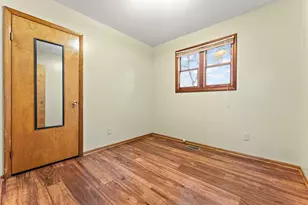 9349 Saric Dr, Highland, IN 46322 - Photo 8