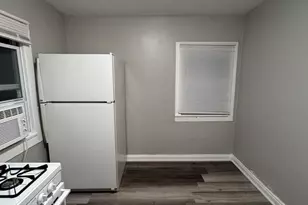 255 College Ave, Valparaiso, IN 46383 - Photo 12