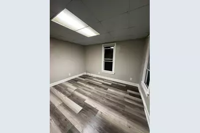 255 College Avenue, Valparaiso, IN 46383 - Photo 16