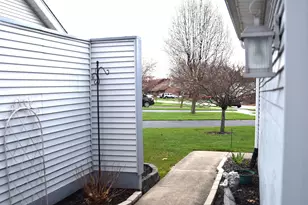 242 Bluegrass Dr, Schererville, IN 46375 - Photo 4