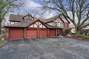 2039 Dorchester, Schererville, IN 46375 - Photo 2