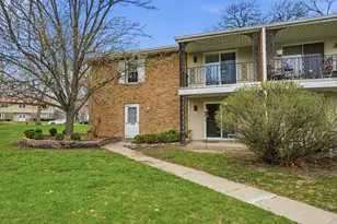 1819 Burgundy St, Schererville, IN 46375 - Photo 2