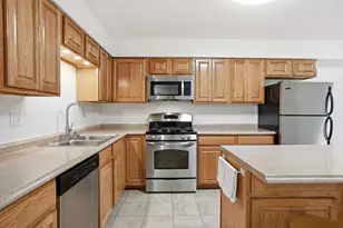 1819 Burgundy St, Schererville, IN 46375 - Photo 10