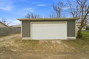 2886 Warren St, Lake Station, IN 46405 - Photo 30