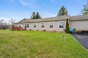 678 W Division Rd, Hebron, IN 46341 - Photo 4