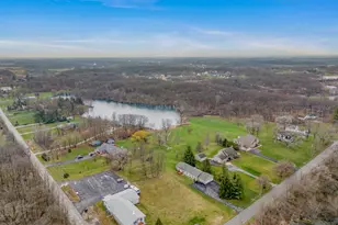 678 W Division Rd, Hebron, IN 46341 - Photo 32