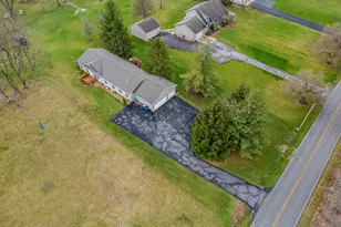 678 W Division Rd, Hebron, IN 46341 - Photo 22