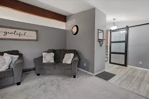 25 S Cherrywood Ln, Valparaiso, IN 46385 - Photo 6