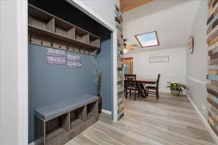 25 S Cherrywood Ln, Valparaiso, IN 46385 - Photo 4