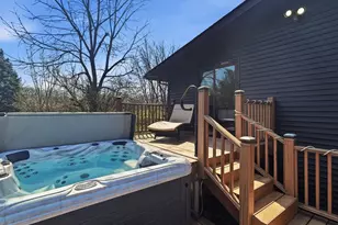 25 S Cherrywood Ln, Valparaiso, IN 46385 - Photo 16