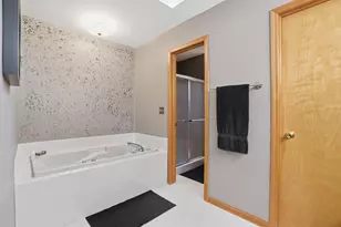 704 W US Hwy 30, Valparaiso, IN 46385 - Photo 18