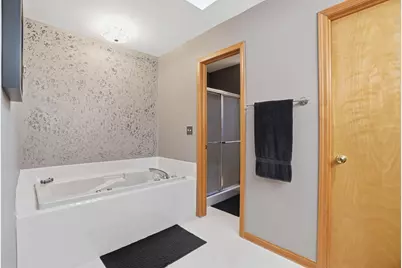 704 W US Hwy 30, Valparaiso, IN 46385 - Photo 24