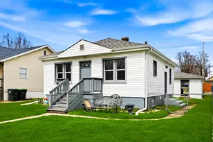 1216 W 37th Pl, Hobart, IN 46342 - Photo 2