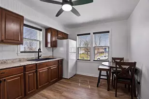 1216 W 37th Pl, Hobart, IN 46342 - Photo 8