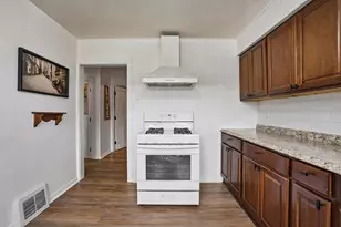 1216 W 37th Pl, Hobart, IN 46342 - Photo 6