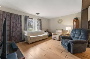 204 S 1st St, Kentland, IN 47951 - Photo 4