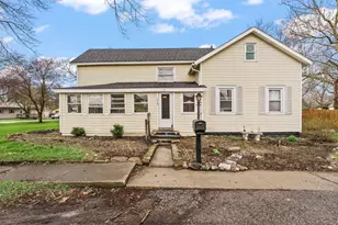 204 S 1st St, Kentland, IN 47951 - Photo 1