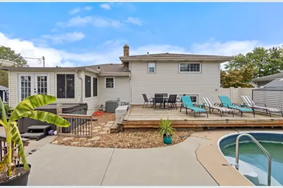 9320 Parkway Drive, Highland, IN 46322 - Photo 44