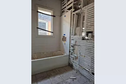 1113 W 11th Avenue, Gary, IN 46407 - Photo 4