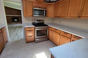202 Randle St, Valparaiso, IN 46383 - Photo 2