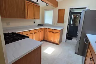 202 Randle St, Valparaiso, IN 46383 - Photo 8