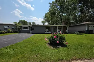 202 Randle St, Valparaiso, IN 46383 - Photo 2