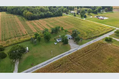 15811 County Rd West 200 N, Medaryville, IN 47957 - Photo 2