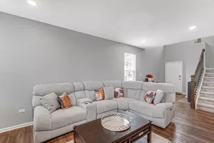 1865 E 110th Pl, Crown Point, IN 46307 - Photo 4