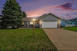 702 Admiral Dr, Chesterton, IN 46304 - Photo 2