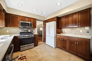 9456 Walnut Dr, Munster, IN 46321 - Photo 4