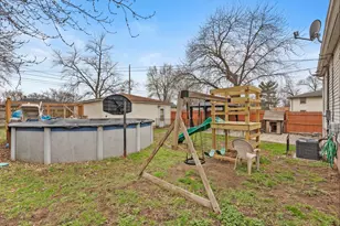 401 Tyler Ave, Hobart, IN 46342 - Photo 20